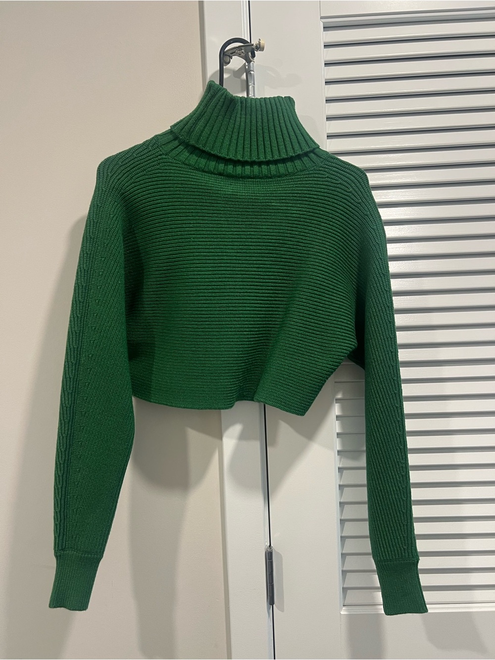 Cropped Turtleneck Sweater - Emerald Green